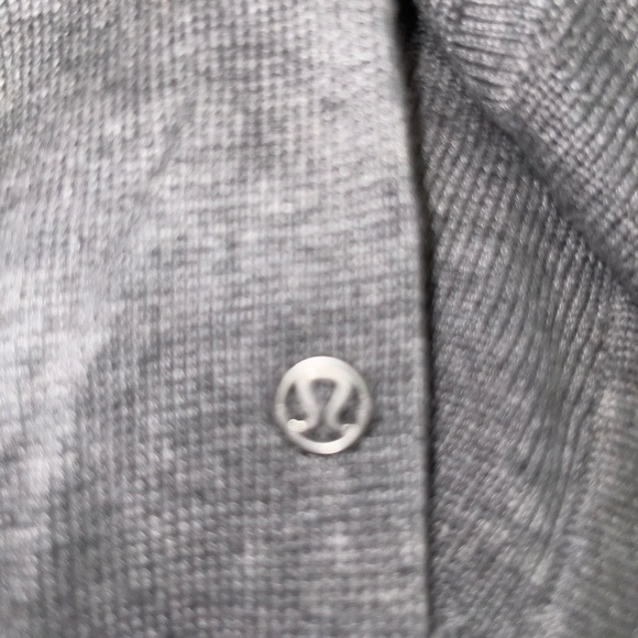 Lululemon Woman Sweater Size 4 - Picture 4 of 5
